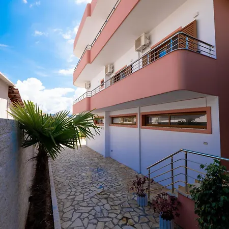 Apartment Doni